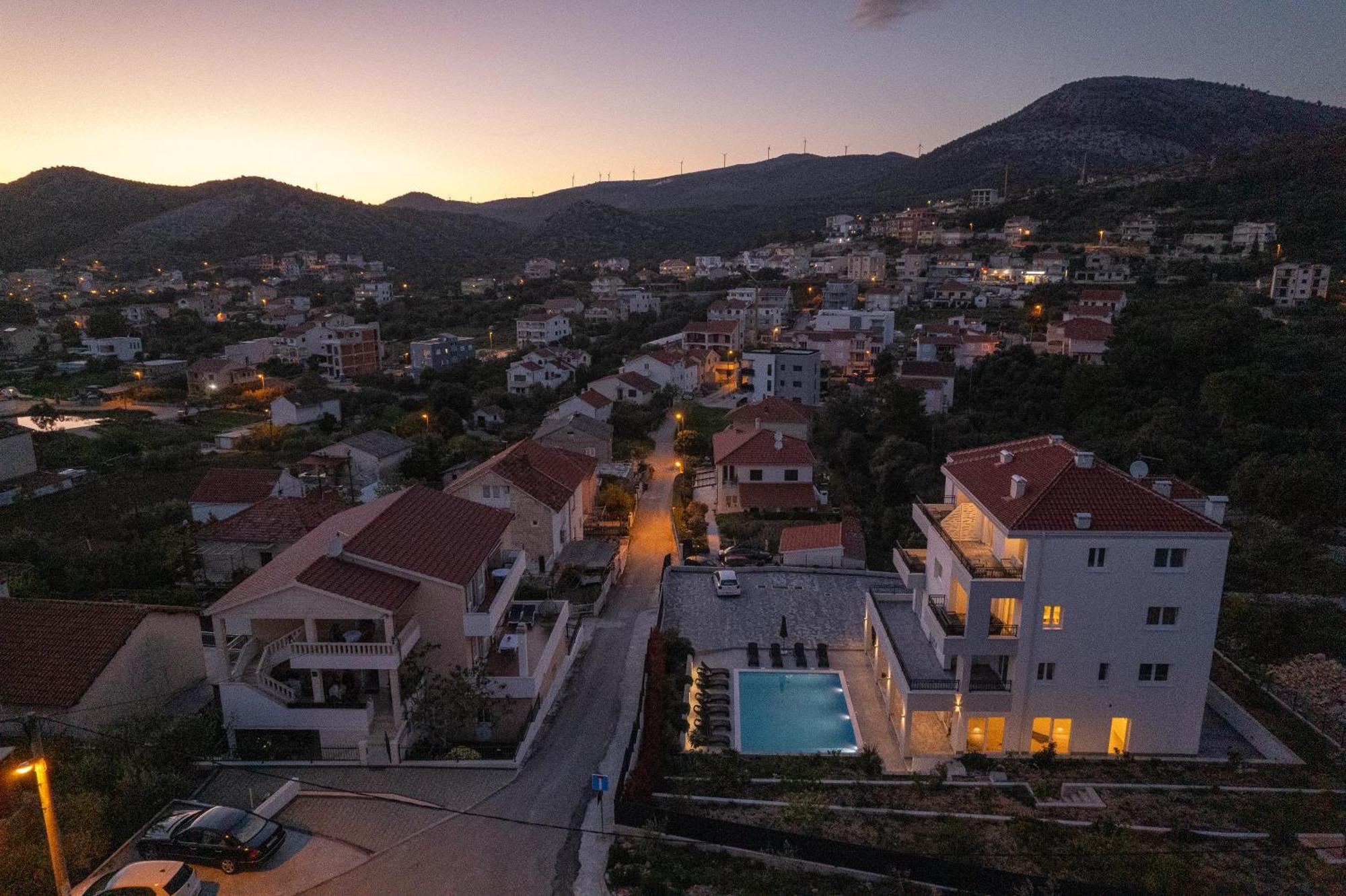Villa Barbara & Zoran With Free Parking And Heated Swimming Pool Seget Vranjica Ngoại thất bức ảnh