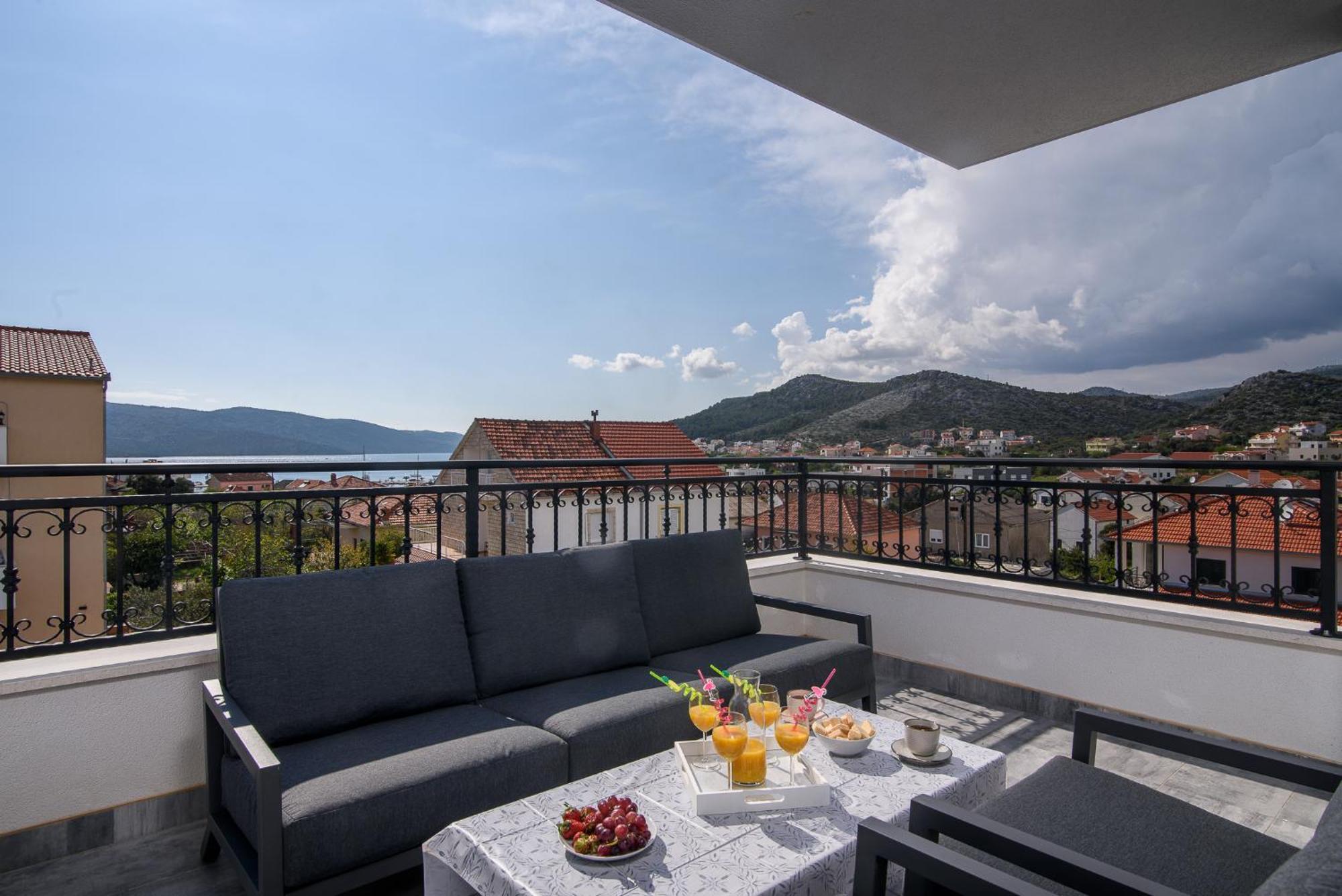 Villa Barbara & Zoran With Free Parking And Heated Swimming Pool Seget Vranjica Ngoại thất bức ảnh